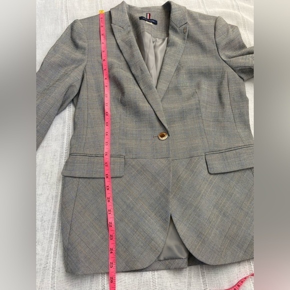 Tommy Hilfiger iconic blazer with silver embellishments. - Picture 8 of 17
